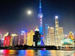 -黄浦江游览十六铺3号码头网红自助餐