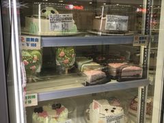 面包甜点陈列柜-DQ·蛋糕·冰淇淋(太原街万达店)