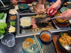 -臻牛烤肉