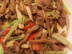 -赶海部落海鲜城(海阳路店)