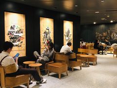 等位区-星巴克臻选(国贸商城首店)