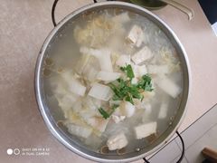 白菜豆腐粉丝汤-宝光熏肉鞋底火烧(新街口店)