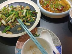 -桥边小楼·手工云南菜·古城观景小楼