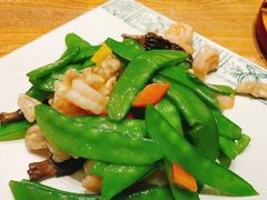 牛肝菌时蔬炒虾球-云海肴·汽锅鸡·云南菜(领展购物广场·中关村店)