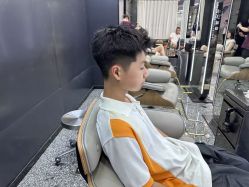 -藤野造型·烫·染发型设计店