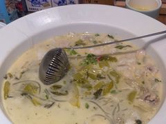 -严记小天府酸菜鱼(西四路店)