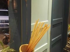 -两三事小郡肝串串香火锅(桂庙店)