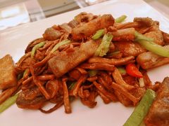 杂菌炒藕-汕头皇城酒店