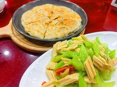 西芹拌腐竹-宏状元现熬粥·京味菜(黄寺大街店)