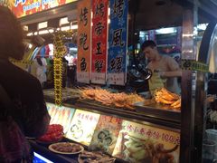 -六合夜市