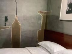 -卡罗酒店(东门晒布地铁站店)