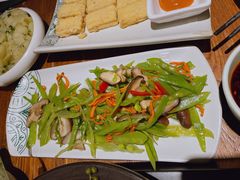 五彩花菇荷兰豆-云海肴·汽锅鸡·云南菜(美罗城店)