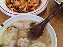 -三好食堂(煎饺·馄饨·肉饼米线·盛世广场店)