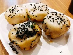 小杨藤虾拼盘餐-小杨生煎(金山百联购物中心3楼店)