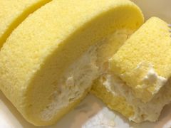 金枕头榴莲小卷-小西家作•精致蛋糕(富力爱丁堡店)
