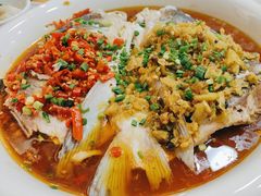 紫苏碎鱼头-憨伢子·家常菜小食堂·有锅气の炒菜(江汉路店)