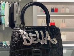 -BALENCIAGA(恒隆广场店)