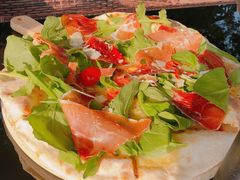 意式帕尔玛火腿披萨-自然食集西餐厅(泰晤士小镇店)