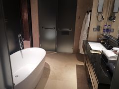 -广州天河希尔顿酒店