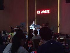 -TZ House音乐现场(来福士中心店)
