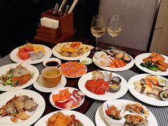 -广州万富希尔顿酒店·感趣自助餐厅·金秋蟹宴生蚝海鲜刺身
