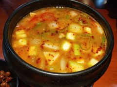 石锅大酱汤-鑫日千里马朝鲜族小馆(总店)