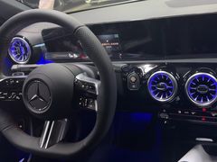 -上海星瀚奔驰4S店(红柳路店)