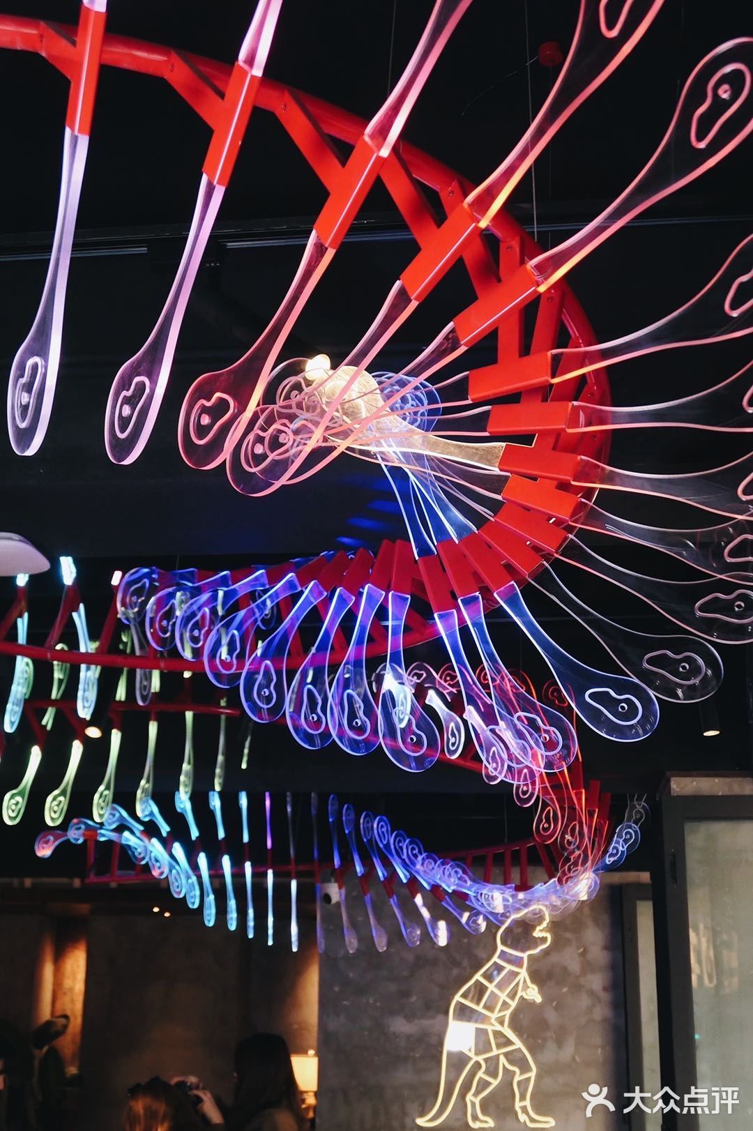 五角场小情侣圣诞约会好去处，先吃个牛排吧