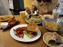 -HELLO 27 意面·沙拉·帕尼尼