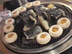 -围炉肉舍•炭烤活鳗•丹东海鲜烤肉(步行街店)