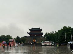 -巴陵广场
