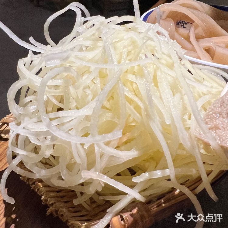 重庆很有山城特色的天台火锅，真的很巴适！