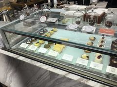 面包甜点陈列柜-UNI UNI(环亚凯瑟琳店)