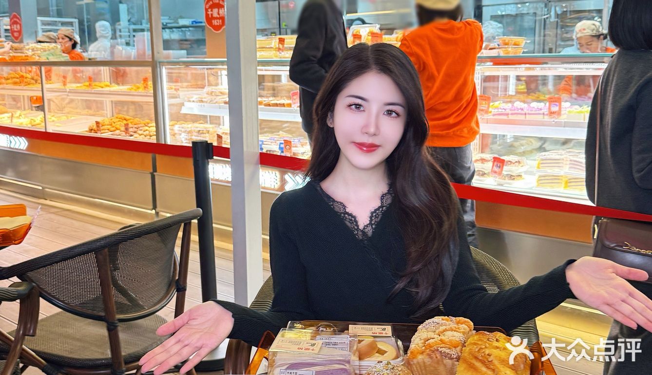 江南万达这么多人排队。。终于买到了！！