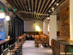 大堂-星巴克(西藏路店)