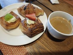 -松咖啡自助餐厅·松北香格里拉