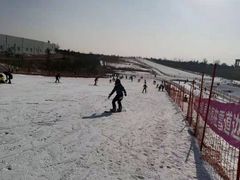 -华彬猛犸滑雪场
