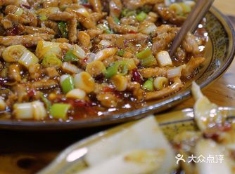 等了一个小时，再也不会去吃的家常菜～