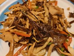 -小厨子私房菜·云南美食店