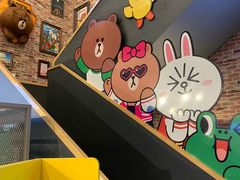 -LINE FRIENDS Garosu-gil Flagship Store