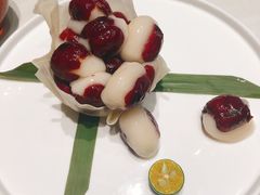 红衣少女-蝶园·装修中(BFC外滩金融中心店)