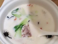 -泉畔人家·老济南经典鲁菜(大明湖店)