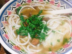-鑫花溪牛肉米粉(人民广场店)