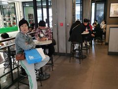 -星巴克(杭州西湖银泰1F店)