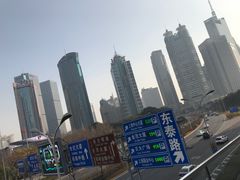 -陆家嘴空中步行连廊