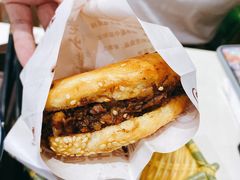 牛肉烧饼（多肉）-穆得·老周家牛肉烧饼(普利街店)
