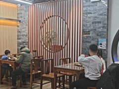 -亮亮面馆(经六路店)