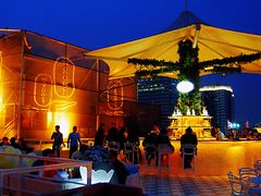 -The ROOF (通盈中心店)