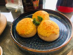 酥皮叉烧包-白天鹅宾馆-宏图府餐厅