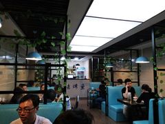 大堂-茅炒屋龙虾·烧烤·湘菜(新河路店)